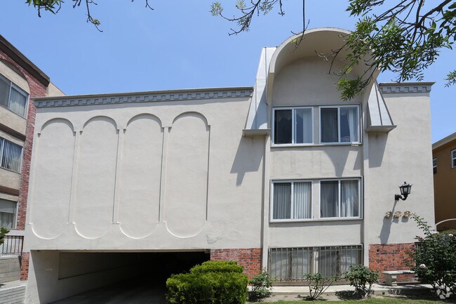 Foto del edificio - 328 S Elm Dr