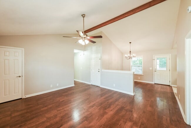 Foto del edificio - 4936 Deerhaven Dr