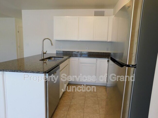 Foto del edificio - 654 Trinity Way