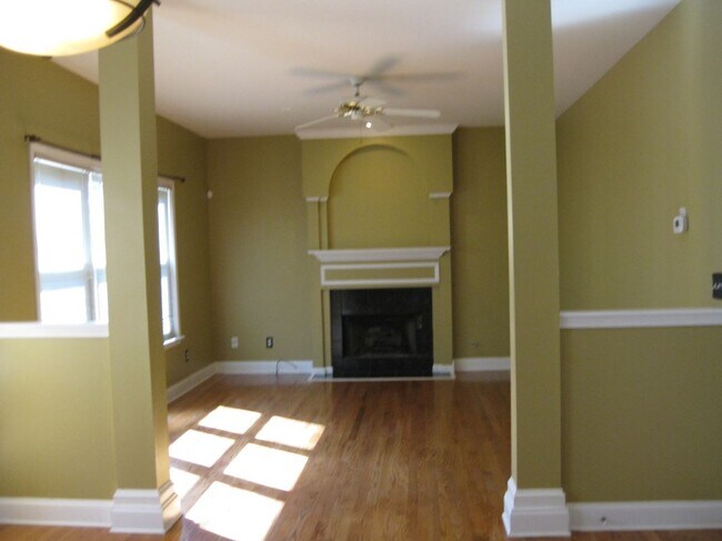 Foto del edificio - 5465 Derby Chase Ct