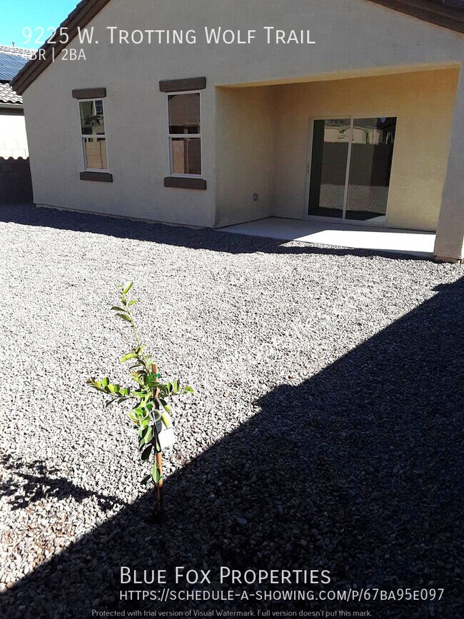 Foto del edificio - 9225 W. Trotting Wolf Trail