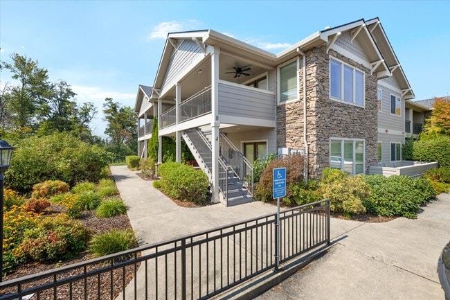 Building Photo - 1280 Ashford Way
