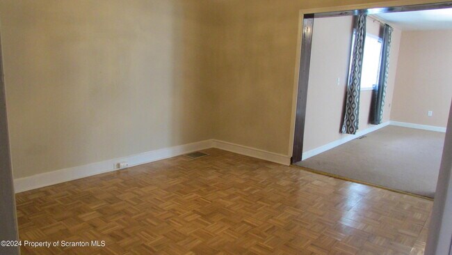Foto del edificio - 217 Crown Ave