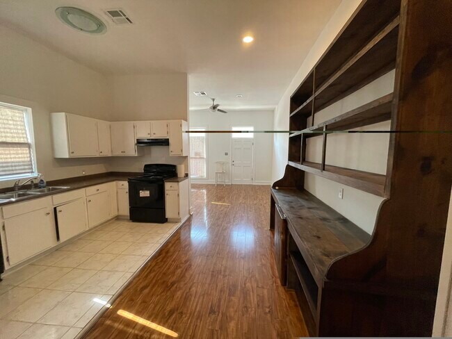 Foto del edificio - 4810 Annunciation St