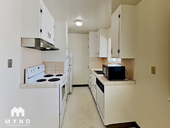 Foto del edificio - 2376 Sutter Ave