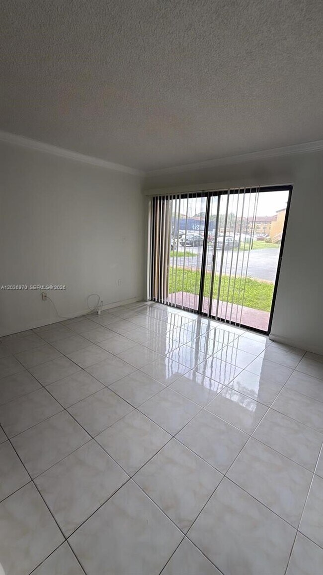 Foto del edificio - 15640 SW 80th St