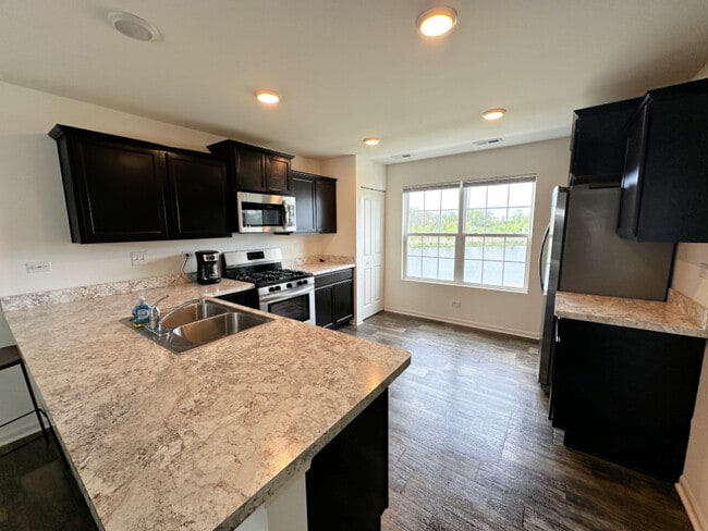 Foto del edificio - 2329 Upland Rd