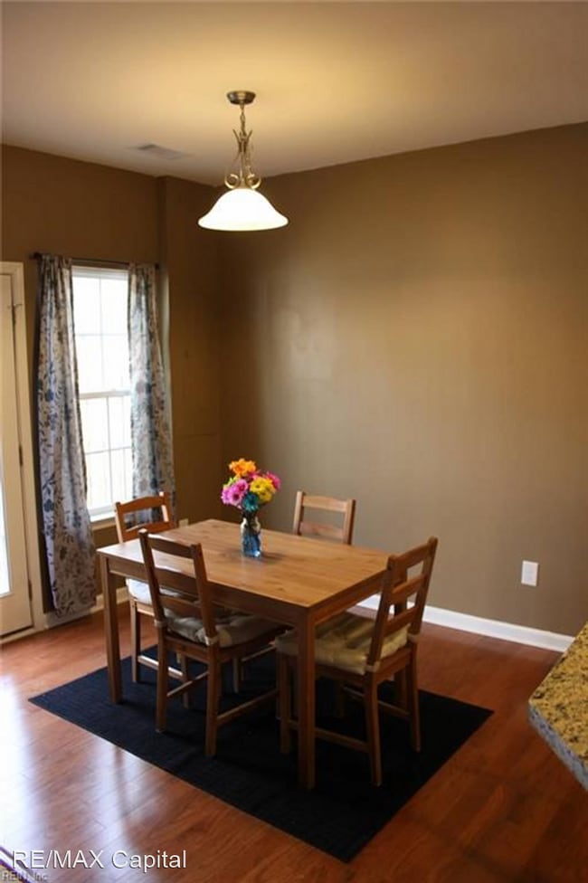 Building Photo - 3 br, 2.5 bath House - 119 RIVA COURT