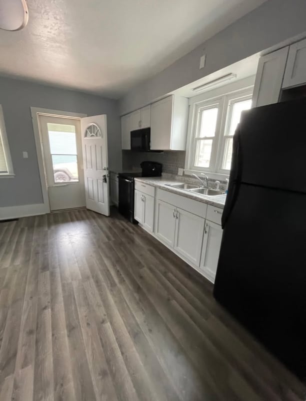 Building Photo - 127 Ash Ave