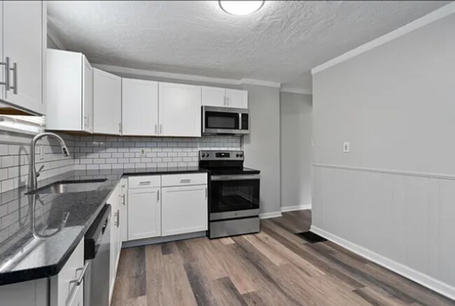 Foto del edificio - 327-329-329 S Wayne Ave