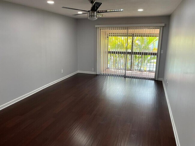 Building Photo - 6340 Newtown Cir