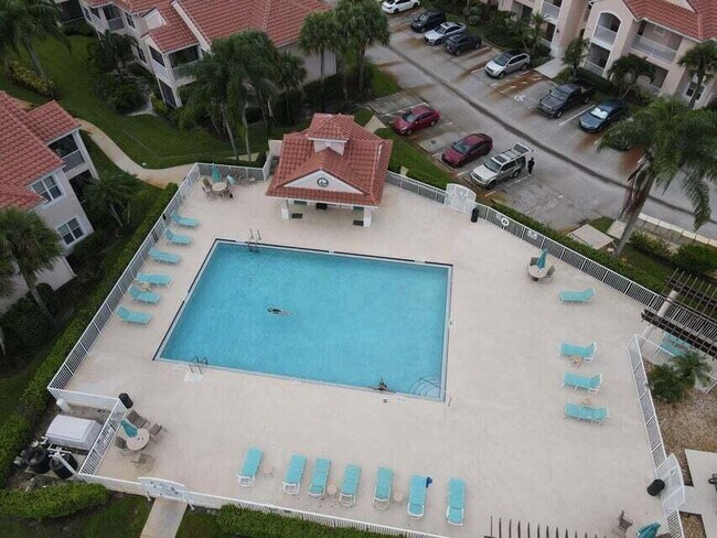 Foto del edificio - 9847 Perfect Dr