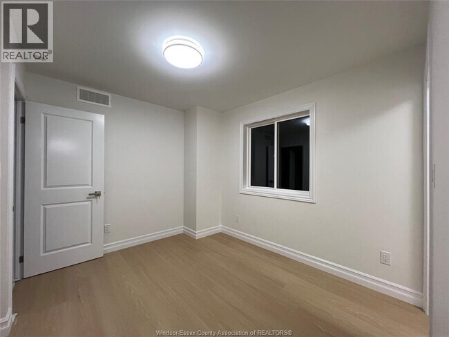 Building Photo - 348 Campbell Ave