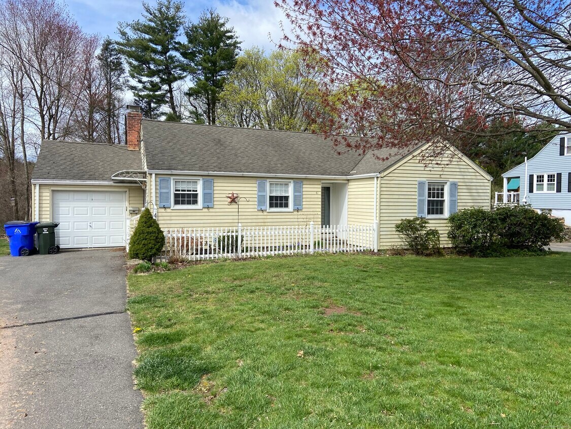 Foto principal - 41 Briarwood Rd