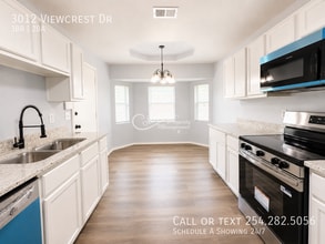 Building Photo - 3012 Viewcrest Dr