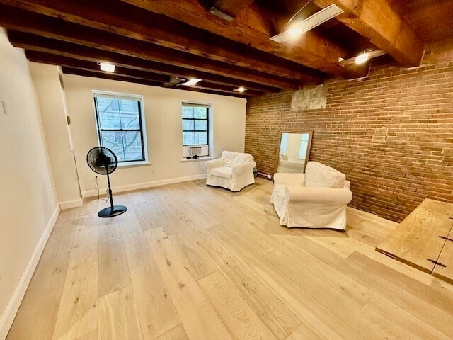 Primary Photo - 120 Commercial St