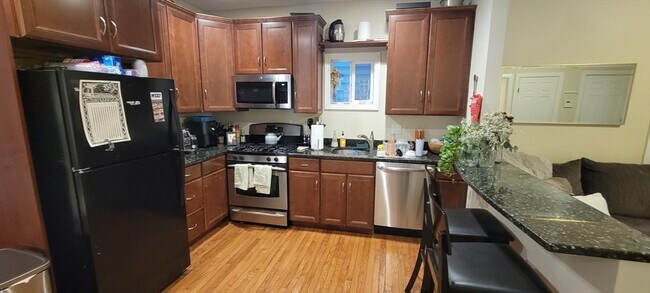 Building Photo - 39 A St