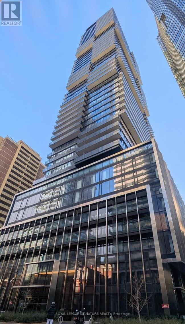 Building Photo - 55 Charles St E