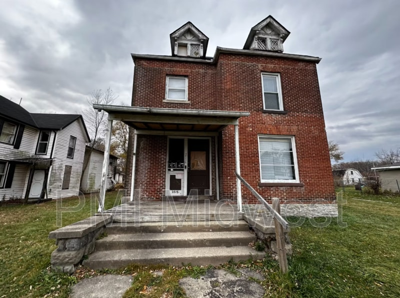 2516 S Washington St Unit Apt 2, Marion, IN 46953 Condo for Rent in