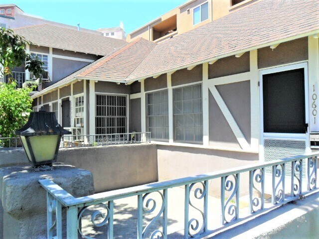 Primary Photo - 10601 Valley Spring Ln