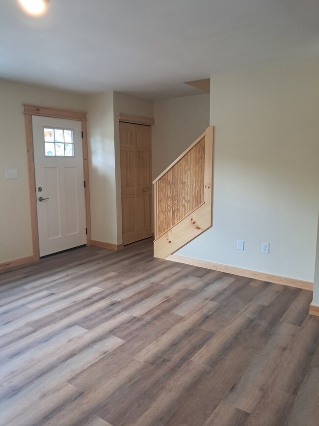 Building Photo - 315 Sulphur Springs Rd