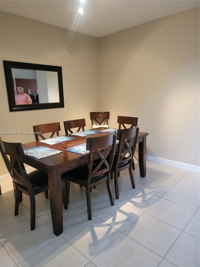 Foto del edificio - 2407 SE 14th St