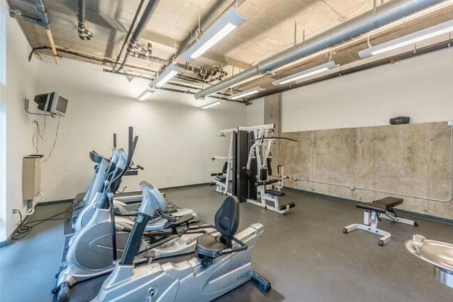 Building Photo - 620 Glen Iris Dr NE