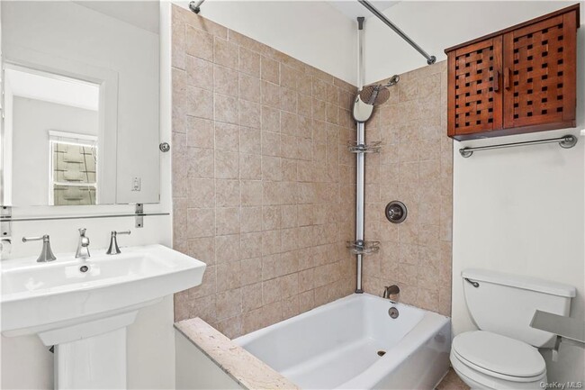 Building Photo - 226 Sommerville Pl