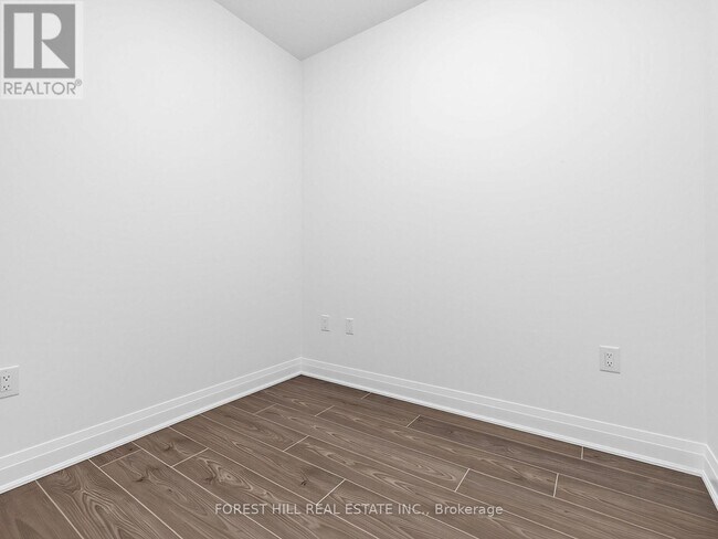 Photo du bâtiment - 700 Sheppard Ave W