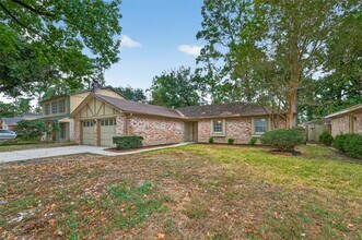 Building Photo - 23919 Farm Hill Dr