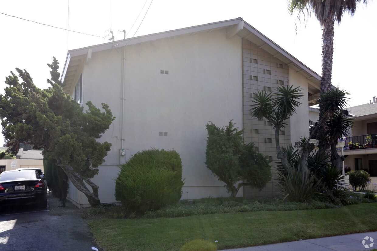 Building Photo - 15562 S Pasadena Ave