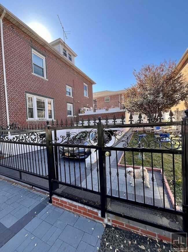 Building Photo - LYDIG AVENUE, BRONX