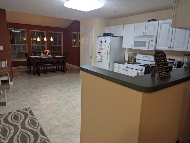 Foto del edificio - 1526 Falling Brook Ct