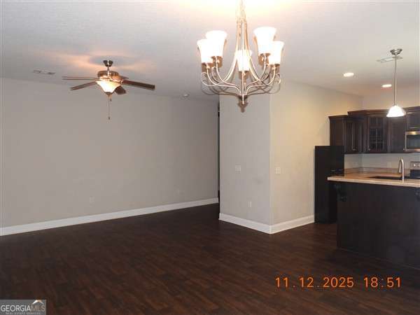 Foto del edificio - 221 Case Ln SE