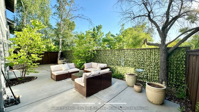 Photo - Stunning and Spacious Home in Amazing Cond...