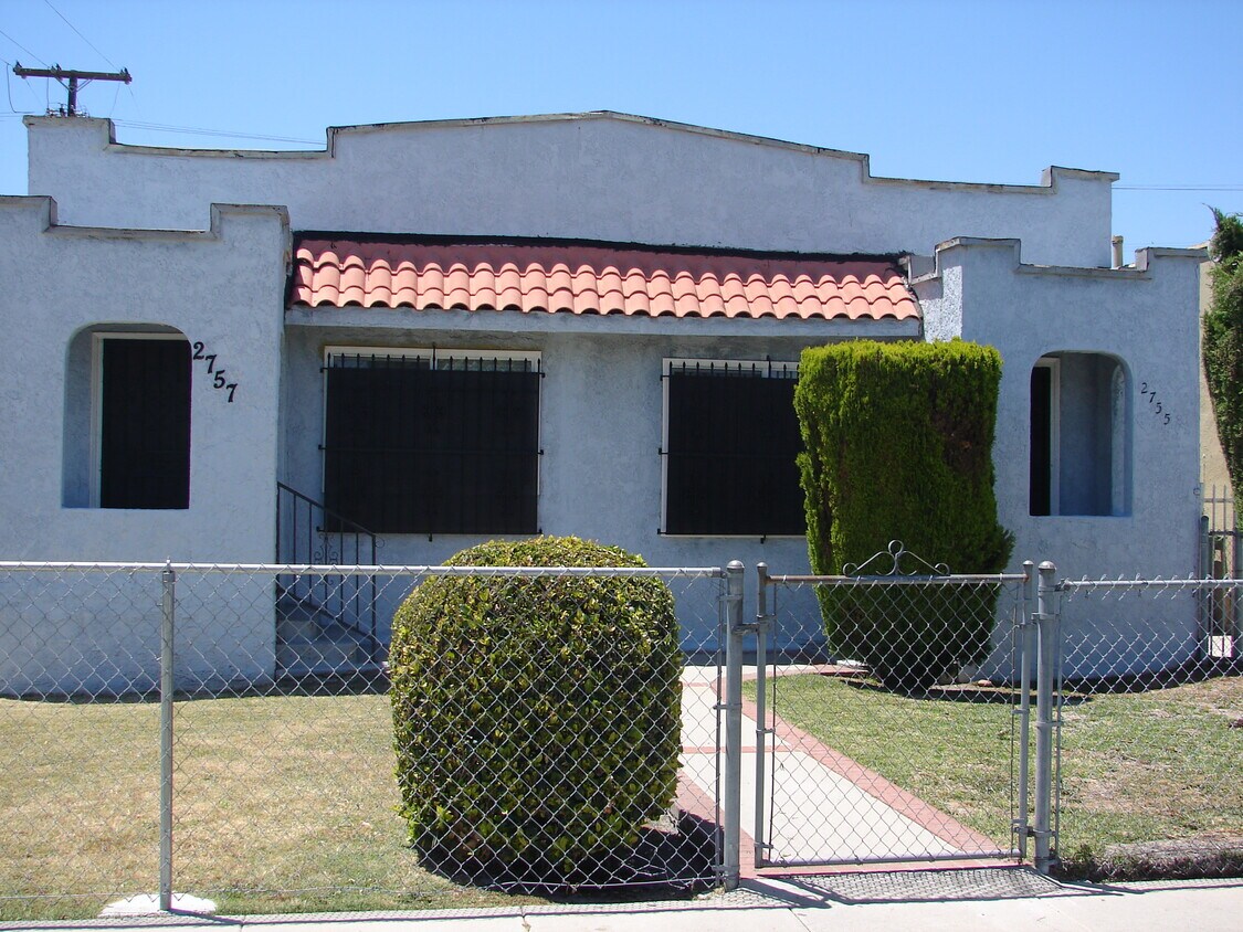 Primary Photo - 2757 S Sycamore Ave