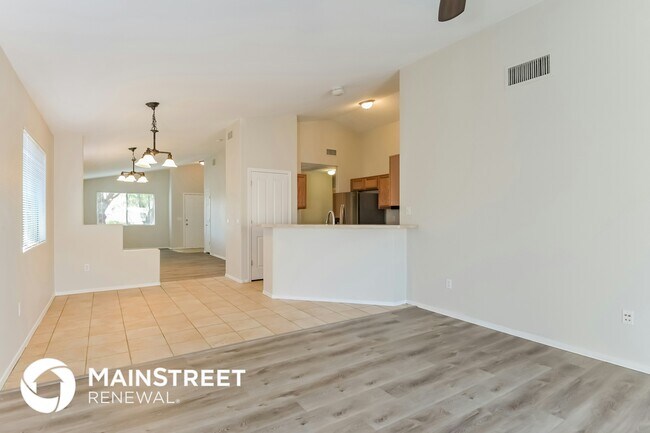 Foto del edificio - 7339 E Weeping Willow Dr