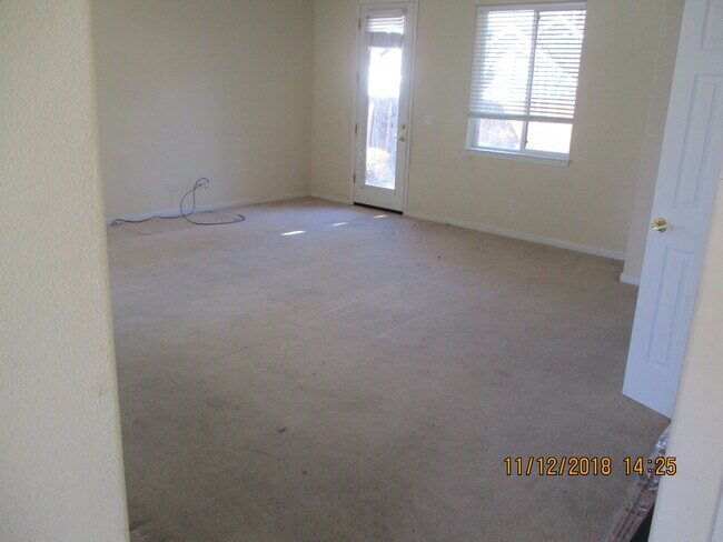 Foto del edificio - 1049 Aspen Grove Cir