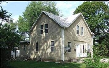 Building Photo - 1611 Ave G