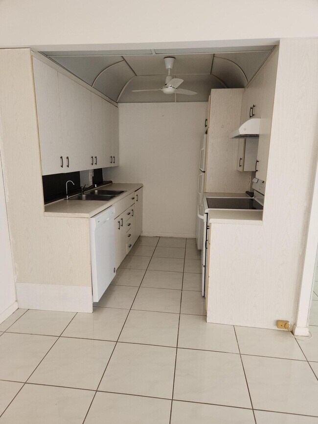 Foto del edificio - 1067 Yarmouth E