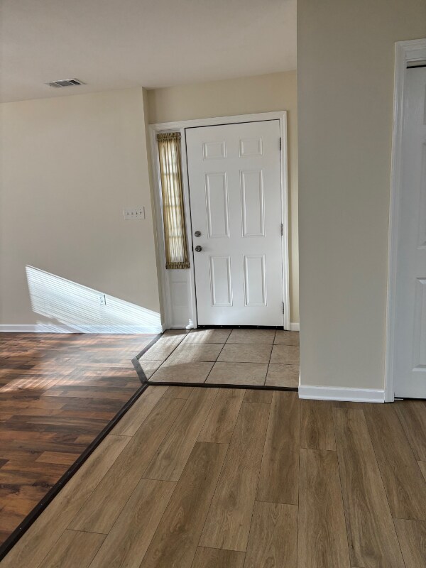 Foto del edificio - 8684 Bowden St