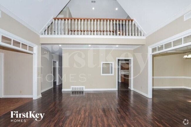 Building Photo - 5198 Tudor Ct