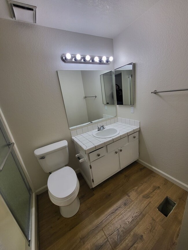 Building Photo - 401 Allouette Way