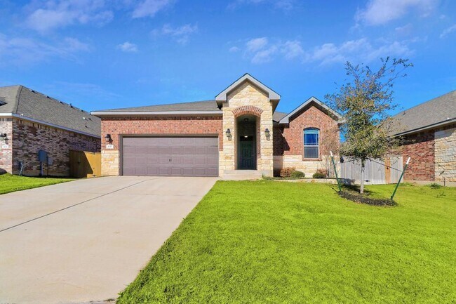 Building Photo - 205 Scenic Hills Cir