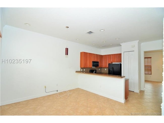 Building Photo - 522 SW 147th Ave