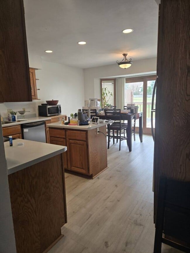 Foto del edificio - 5849 Woodland Dr