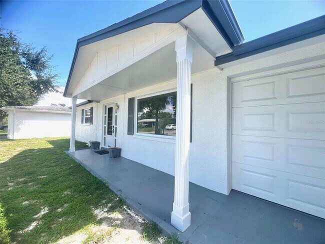 Foto del edificio - 4626 Taray Ln