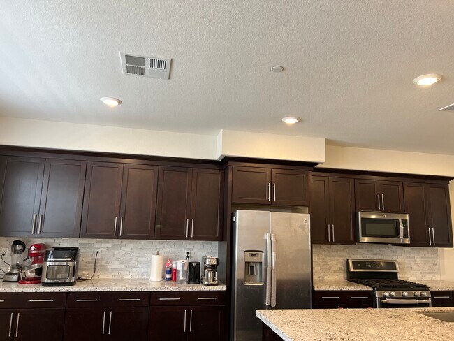 Building Photo - 8637 Seawind Way