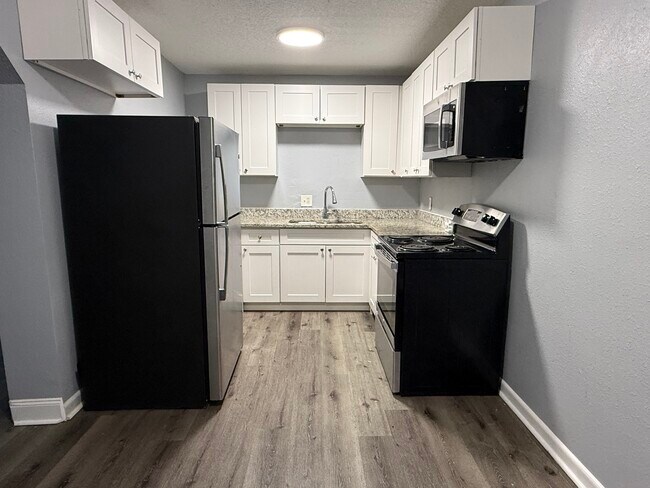 Foto del edificio - 2739 King Cole Dr