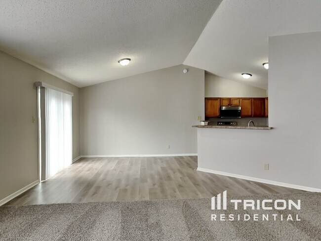 Foto del edificio - 1230 Redwood Dr